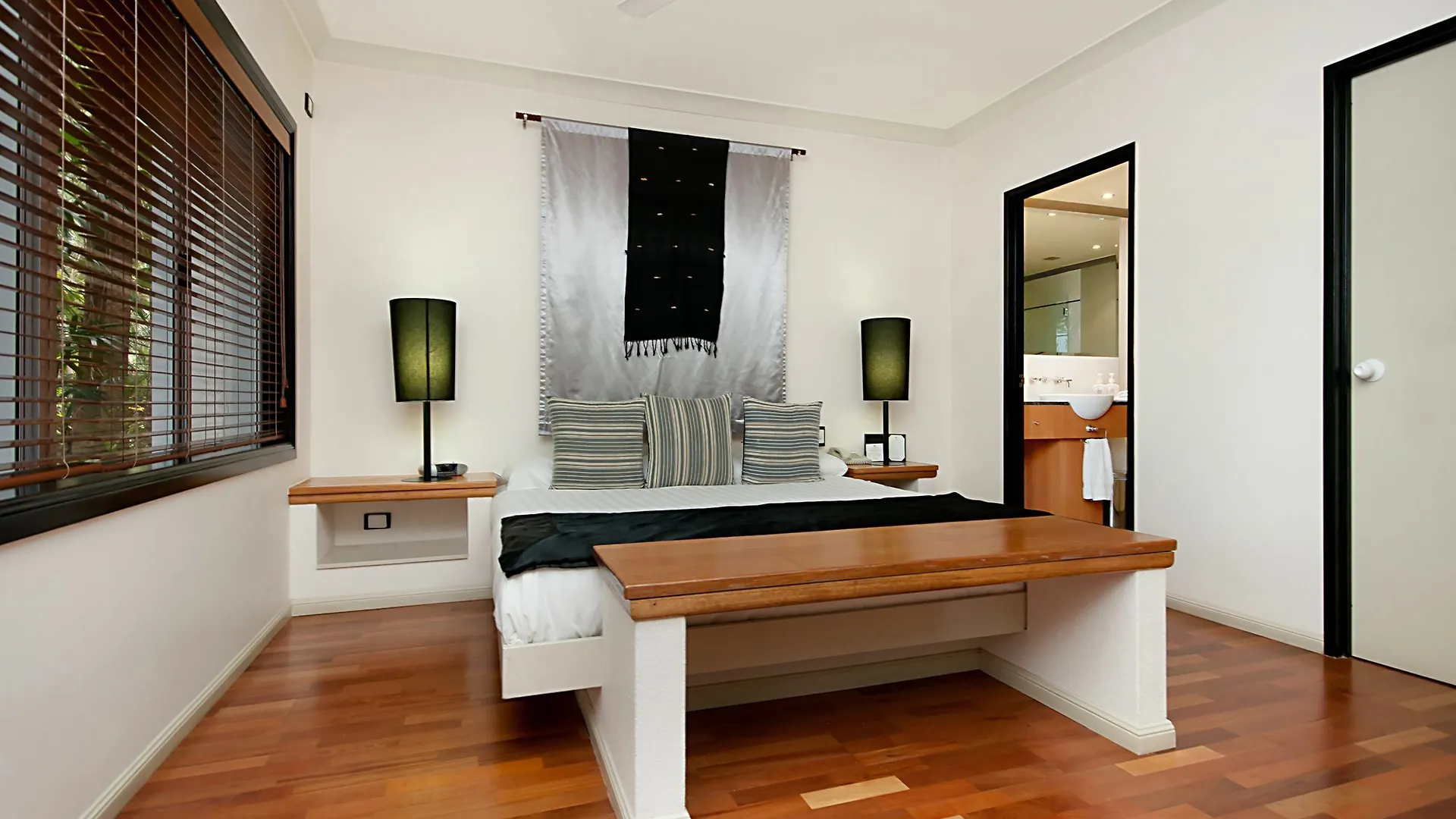 Absolute Beachfront At Alamanda 41 パーム・コーブ アパート